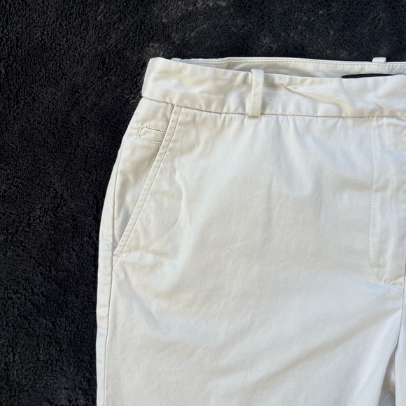 Talbot's Bermuda Shorts Beige Cream Women's Size 12 w/ Front & Back Pockets EUC - Picture 2 of 5